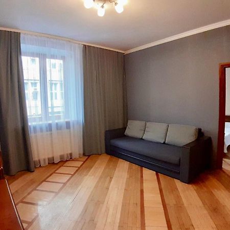 Apartment Hnatuka Center ลวีฟ ภายนอก รูปภาพ