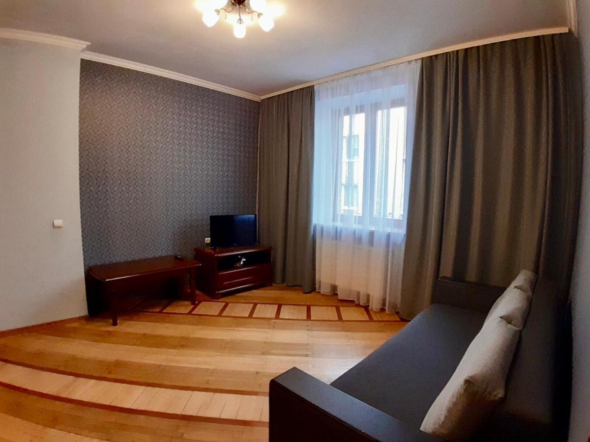 Apartment Hnatuka Center ลวีฟ ภายนอก รูปภาพ