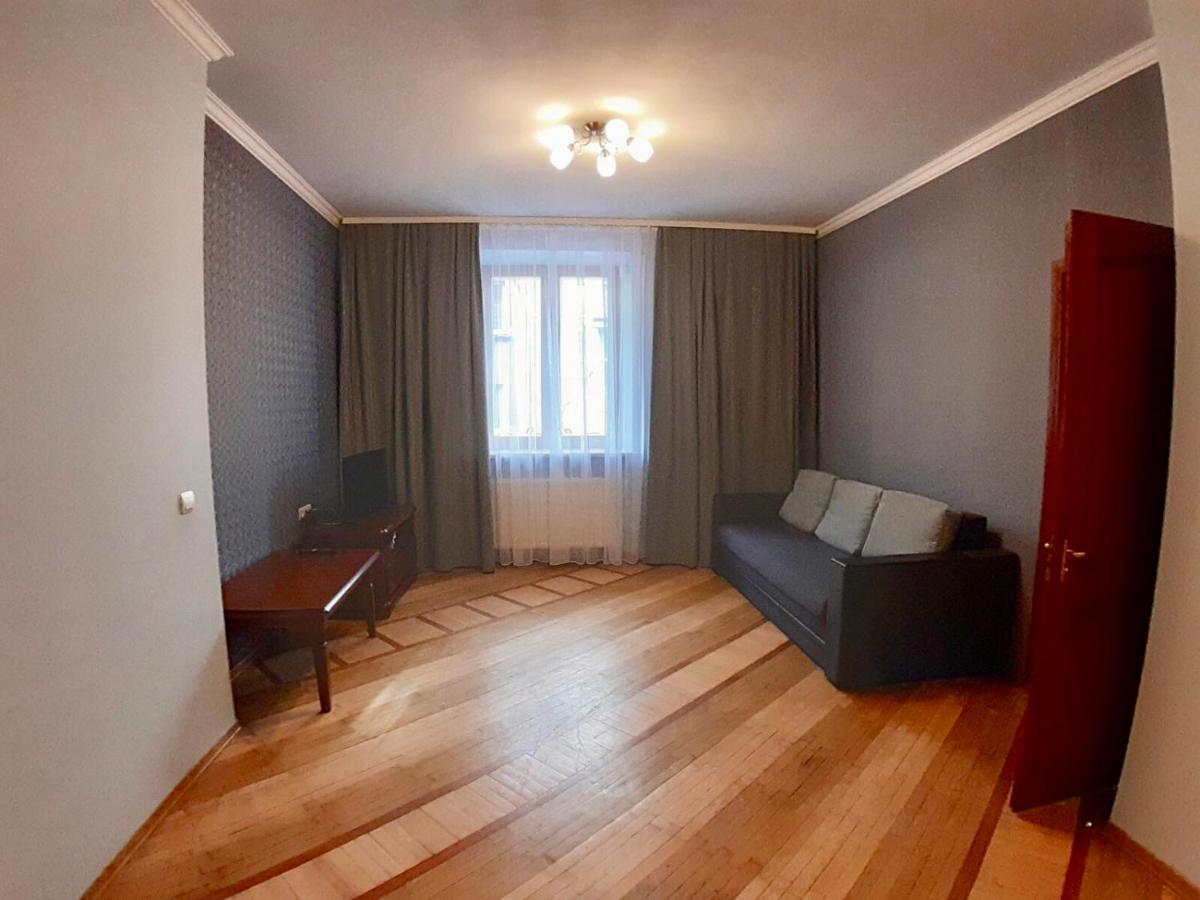 Apartment Hnatuka Center ลวีฟ ภายนอก รูปภาพ