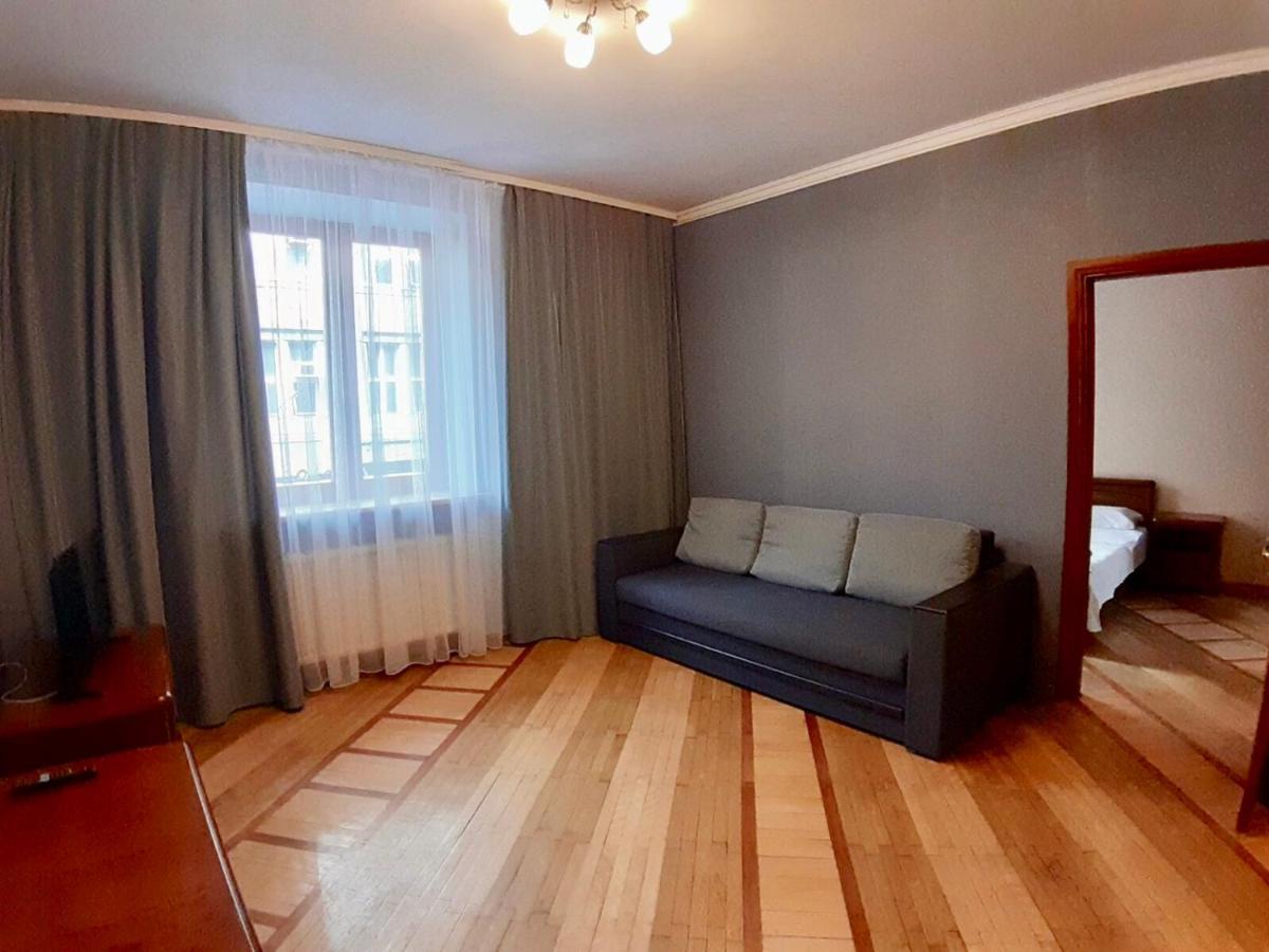 Apartment Hnatuka Center ลวีฟ ภายนอก รูปภาพ